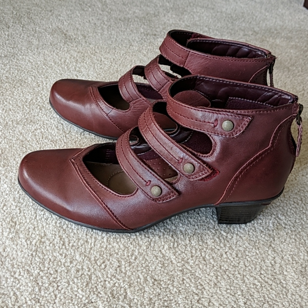 {Firm price} Earth Serano Strappy Mary-Jane Bootie